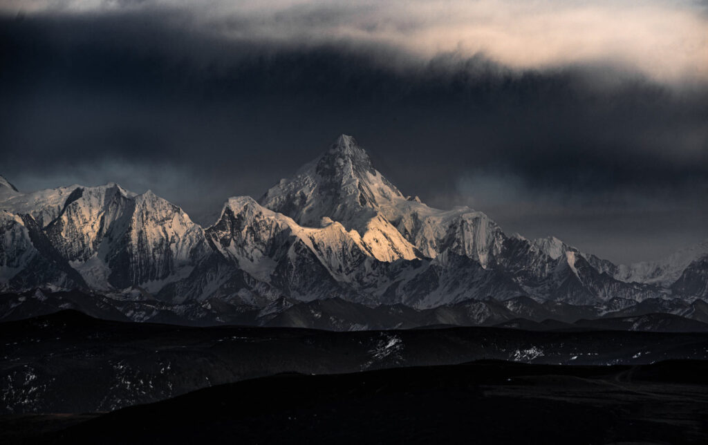 Realm of the dark cloud